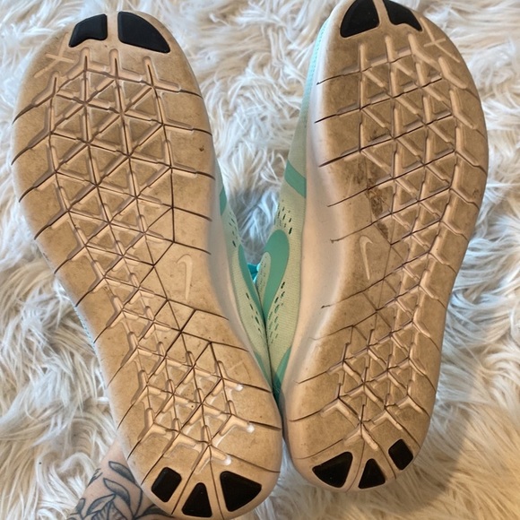 Nike free Run Mint Green Sneakers - Picture 7 of 7